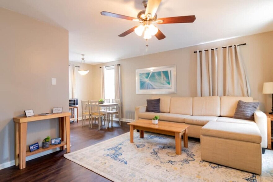 Building Photo - 3912 Crestview Dr