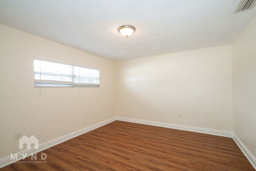 Building Photo - 6339 Langston Ave