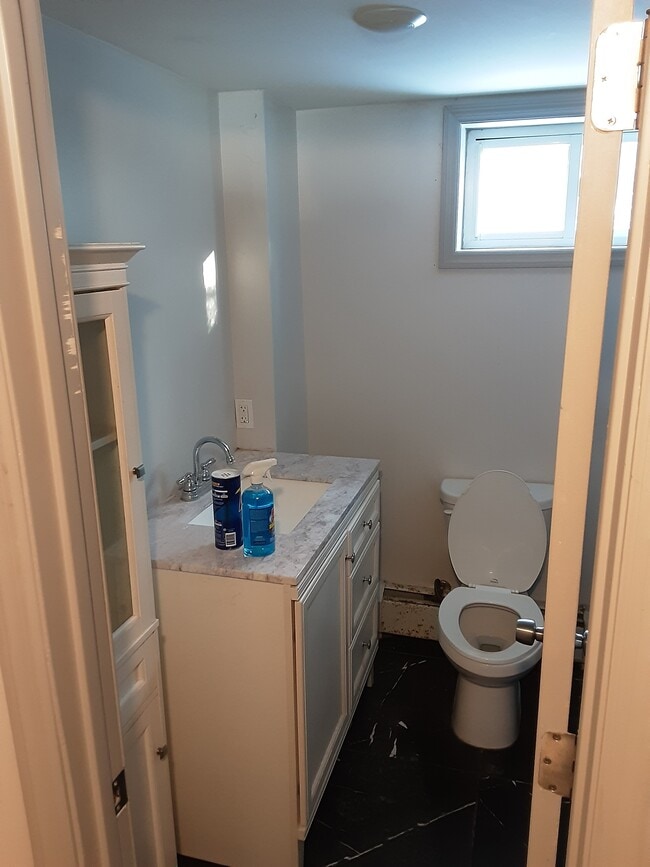 Building Photo - 32 Highland Dr