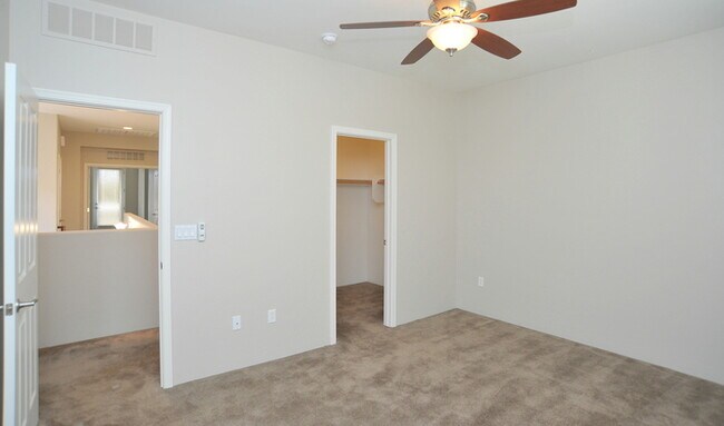 Building Photo - 381 E Calderwood Rd