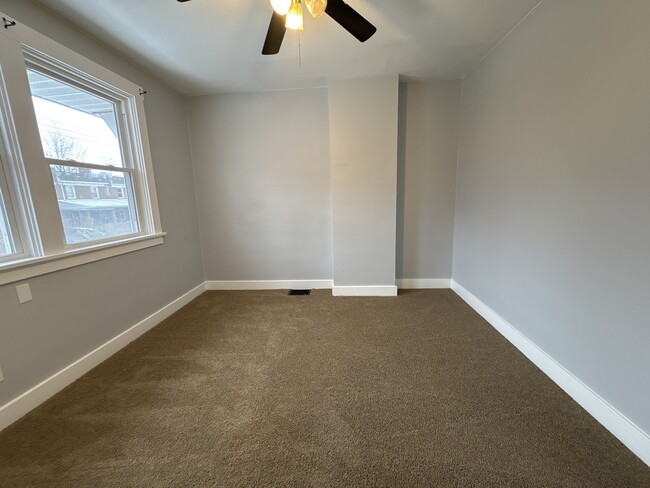 Building Photo - 2932 Pyramid Ave