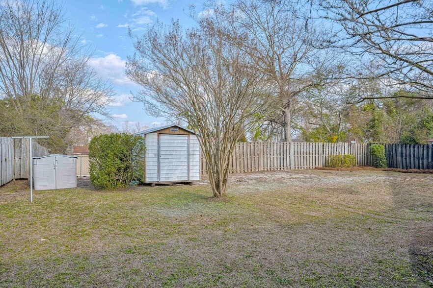 Building Photo - 254 Himan Dr