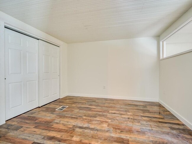 Building Photo - 110 S Main St