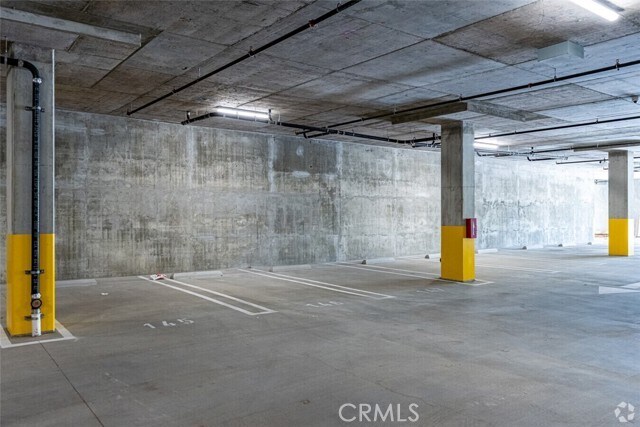 Building Photo - 4064 E Live Oak Ave