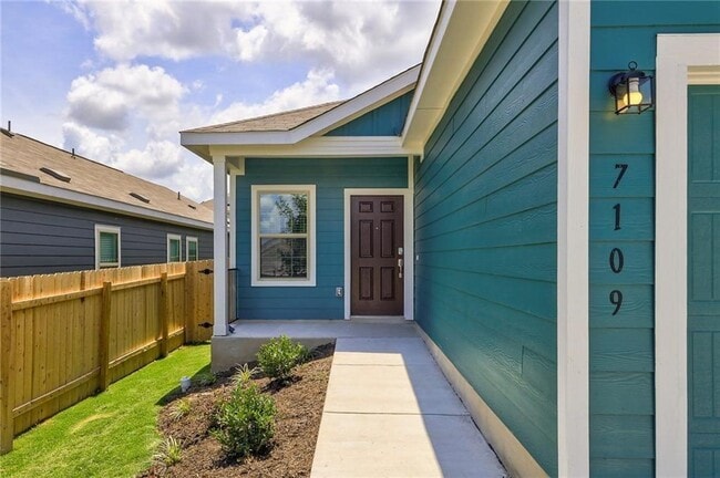 Building Photo - 7109 Spirit Hill Rd