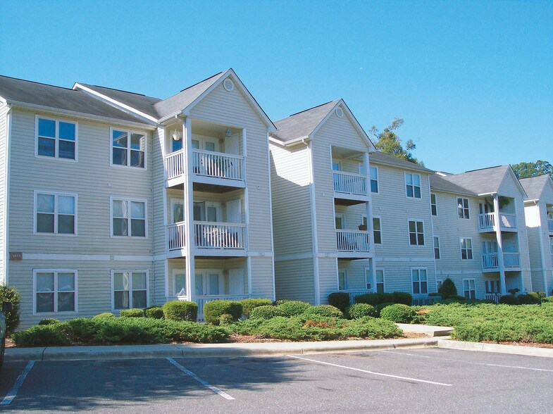 Riverfront Apartment Homes 3012 Riverchase Dr Mount Holly NC 28120