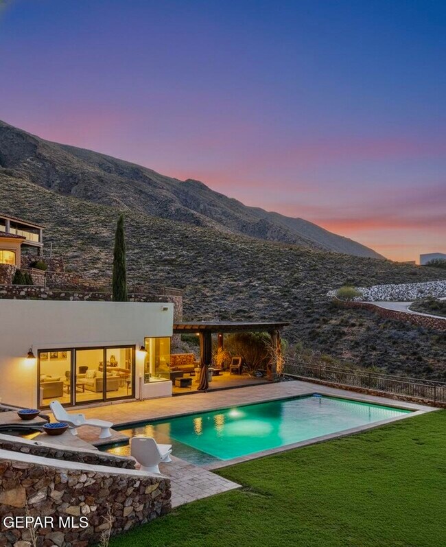 Building Photo - 444 San Clemente Dr