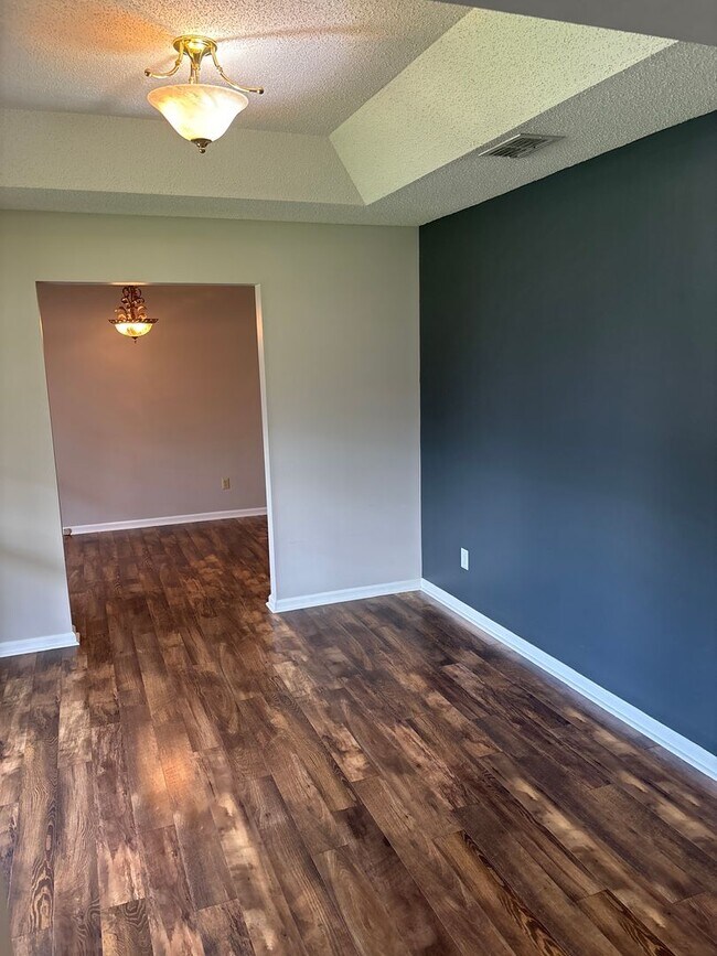 Building Photo - 1313 Crossgate Ct