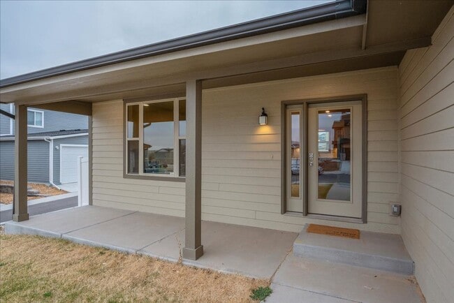 Building Photo - Modern, spacious, and move-in ready—this is the rental you’ve been waiting for!