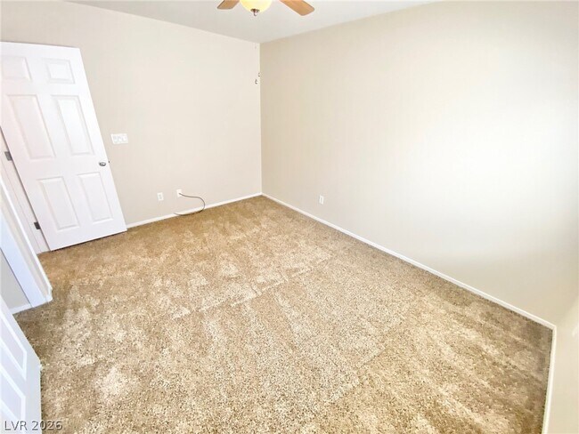 Building Photo - 1015 Maple Pines Ave