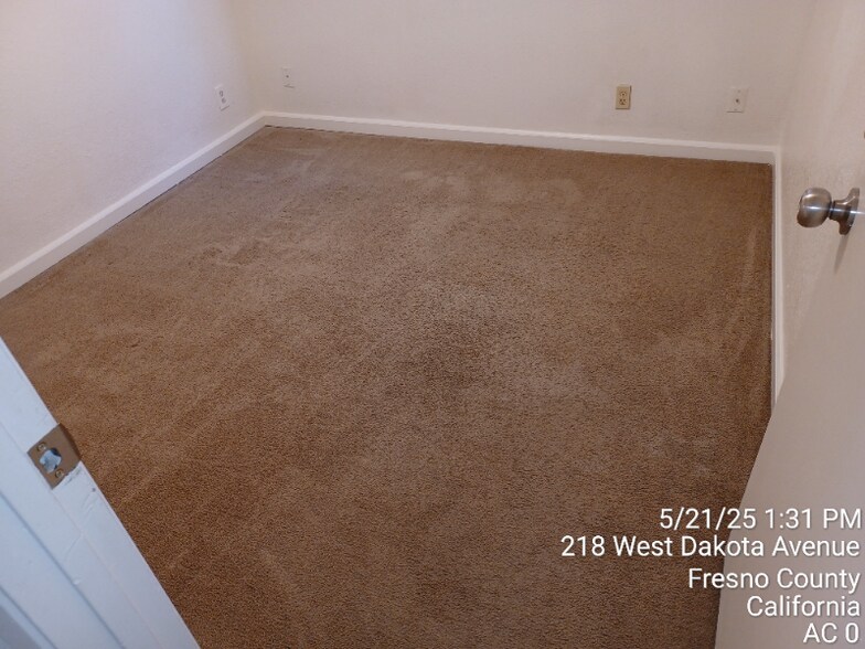 Building Photo - 212 W Dakota Ave