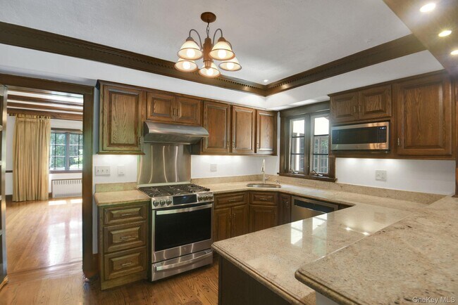 Building Photo - 46 Fenimore Rd