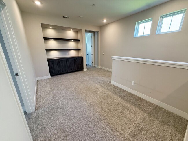 Building Photo - 6705 Aliso Valley Way