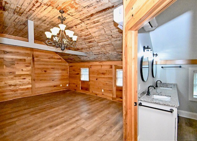 master bedroom with vaulted ceiling - 172 Diamond Ct SE