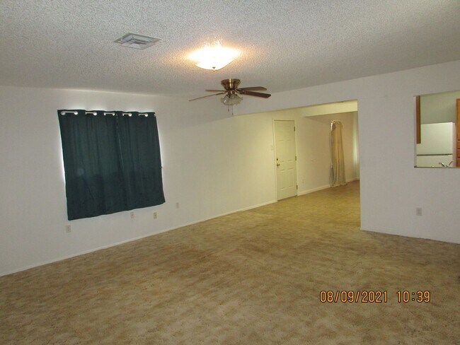 Building Photo - Newly remodeled 5 bedroom/2 bath home