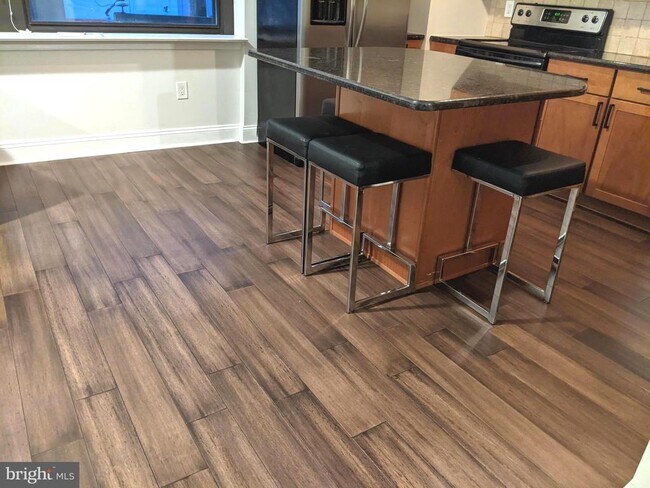 Building Photo - 1100 S Broad St