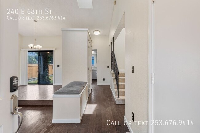 Building Photo - 240 E 68th St