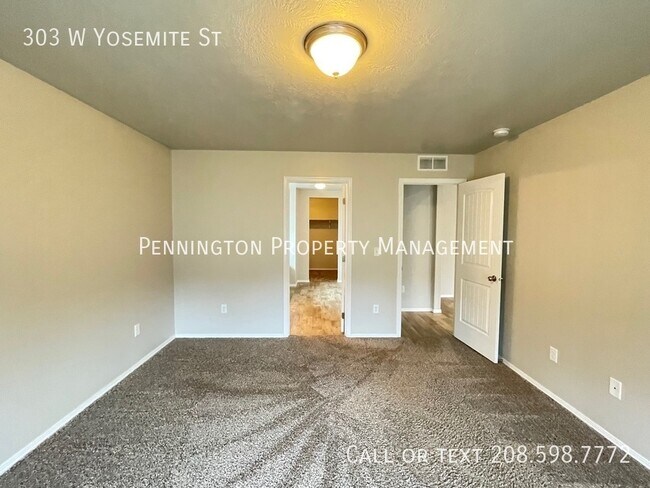 Building Photo - 303 W Yosemite St