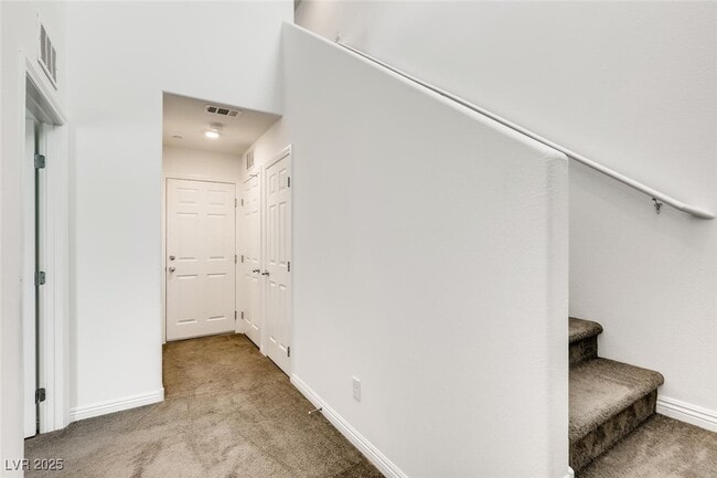 Building Photo - 4496 Pencester St