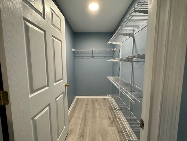 Building Photo - Gorgeous 2 bed/2 bath located in gated community!