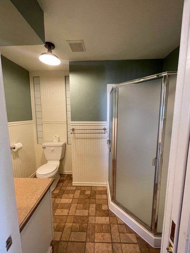 Building Photo - Beautiful 3 bed 2 bath - pets allowed! ***...