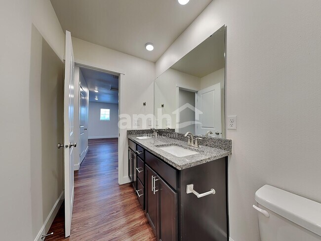 Building Photo - 19211 15th Ave Ct E