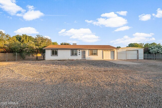Primary Photo - 17707 E Karsten Dr