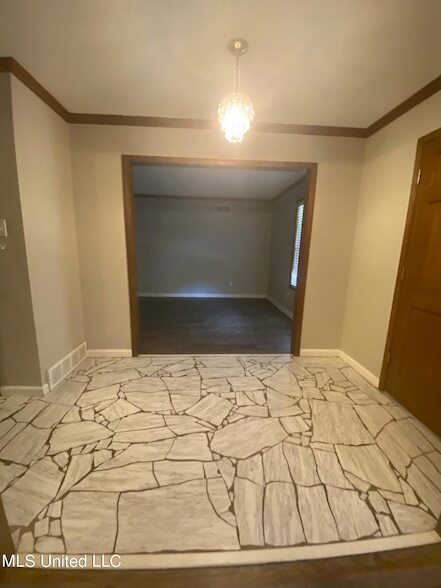 Building Photo - 144 Vaughn Ln