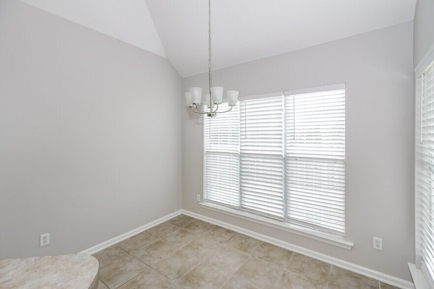 Building Photo - 11662 Underwood Dr
