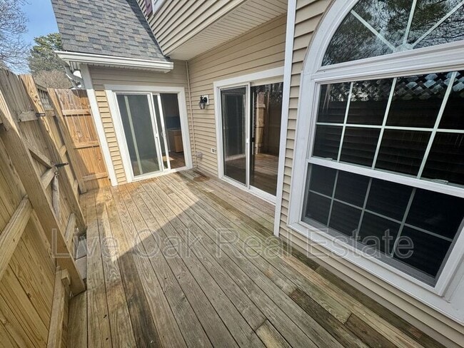 Building Photo - 2211 W Sail Ln