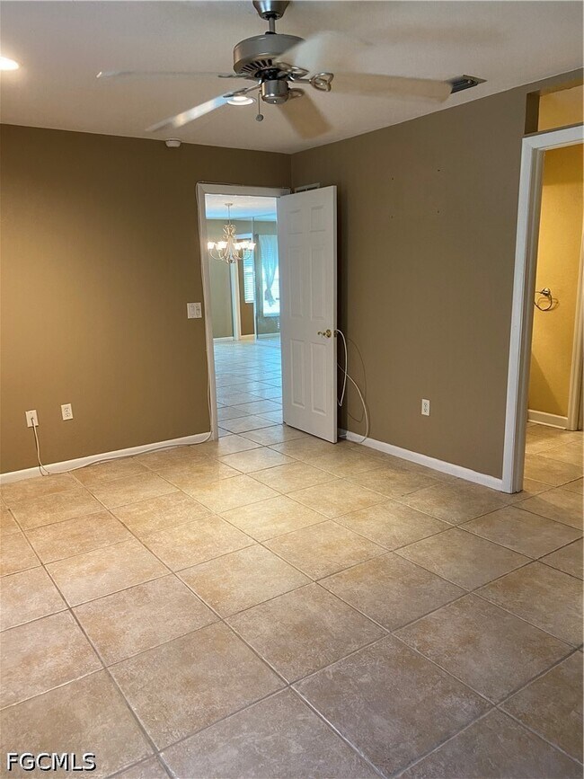 Building Photo - 5827 Littlestone Ct