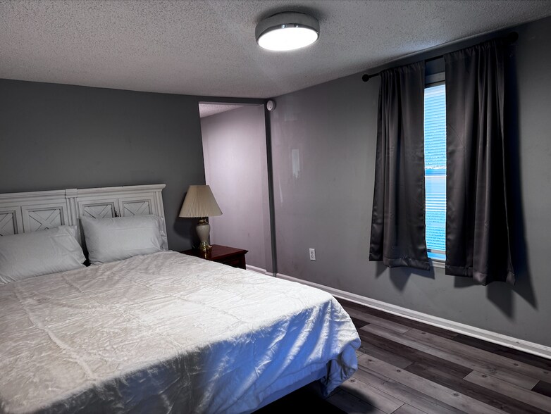 Building Photo - Room in House on Kannapolis Hwy