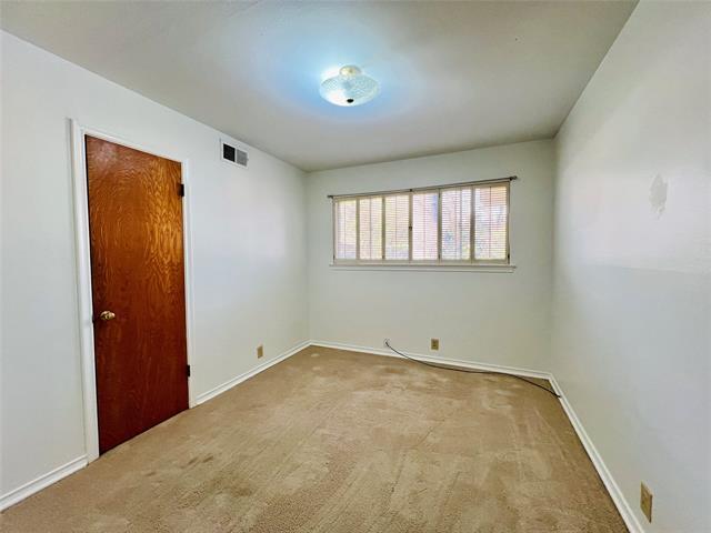 Building Photo - 8715 Labron Ave