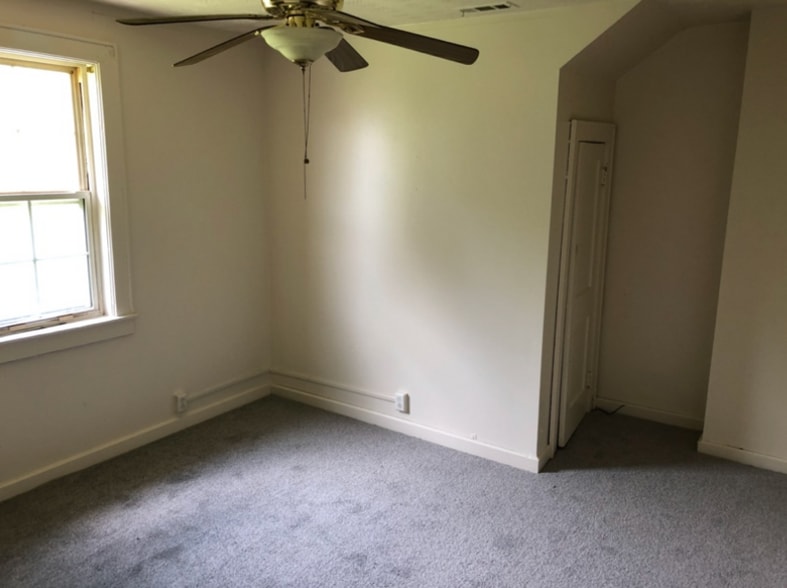 Building Photo - 1505 Rugby Rd