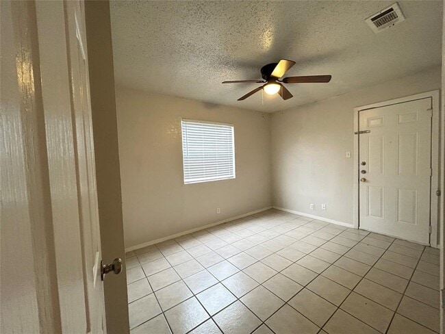 Building Photo - 2300 Cedrick Cove