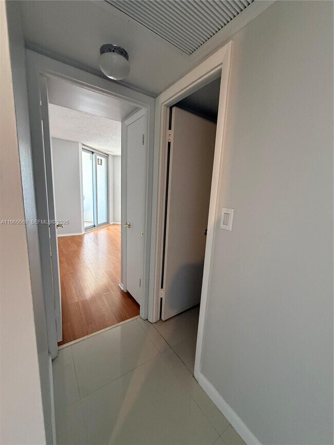 Building Photo - 5555 Collins Ave