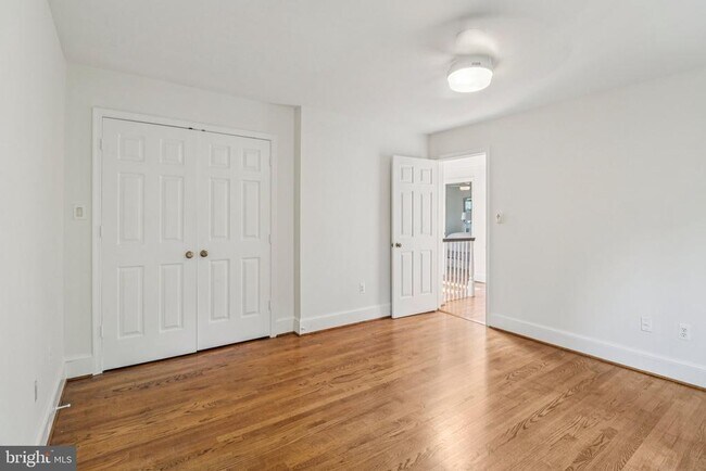 Building Photo - 3233 Ellicott St NW