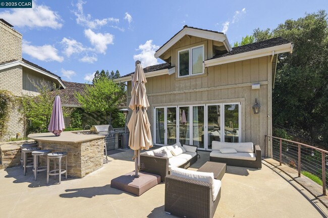 Building Photo - 18 Emmons Canyon Ct