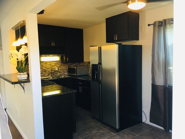 Building Photo - 2120 Grand Ave