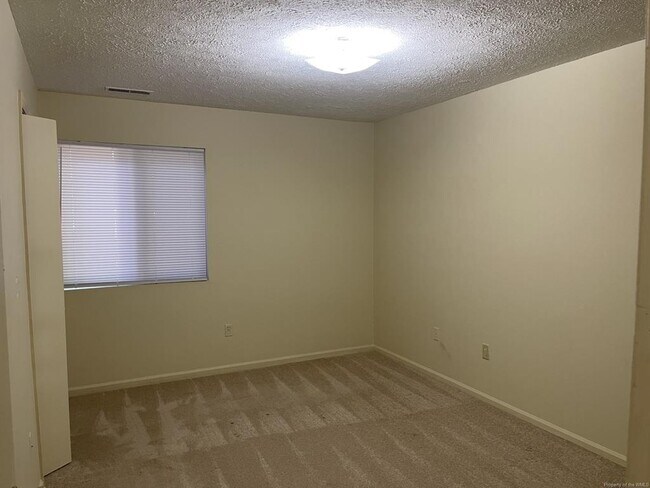Building Photo - 4003 Governors Square