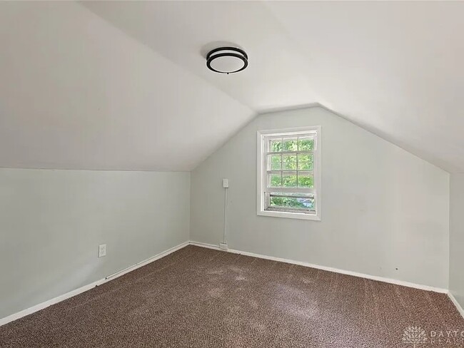 Building Photo - 1329 Shaftesbury Rd