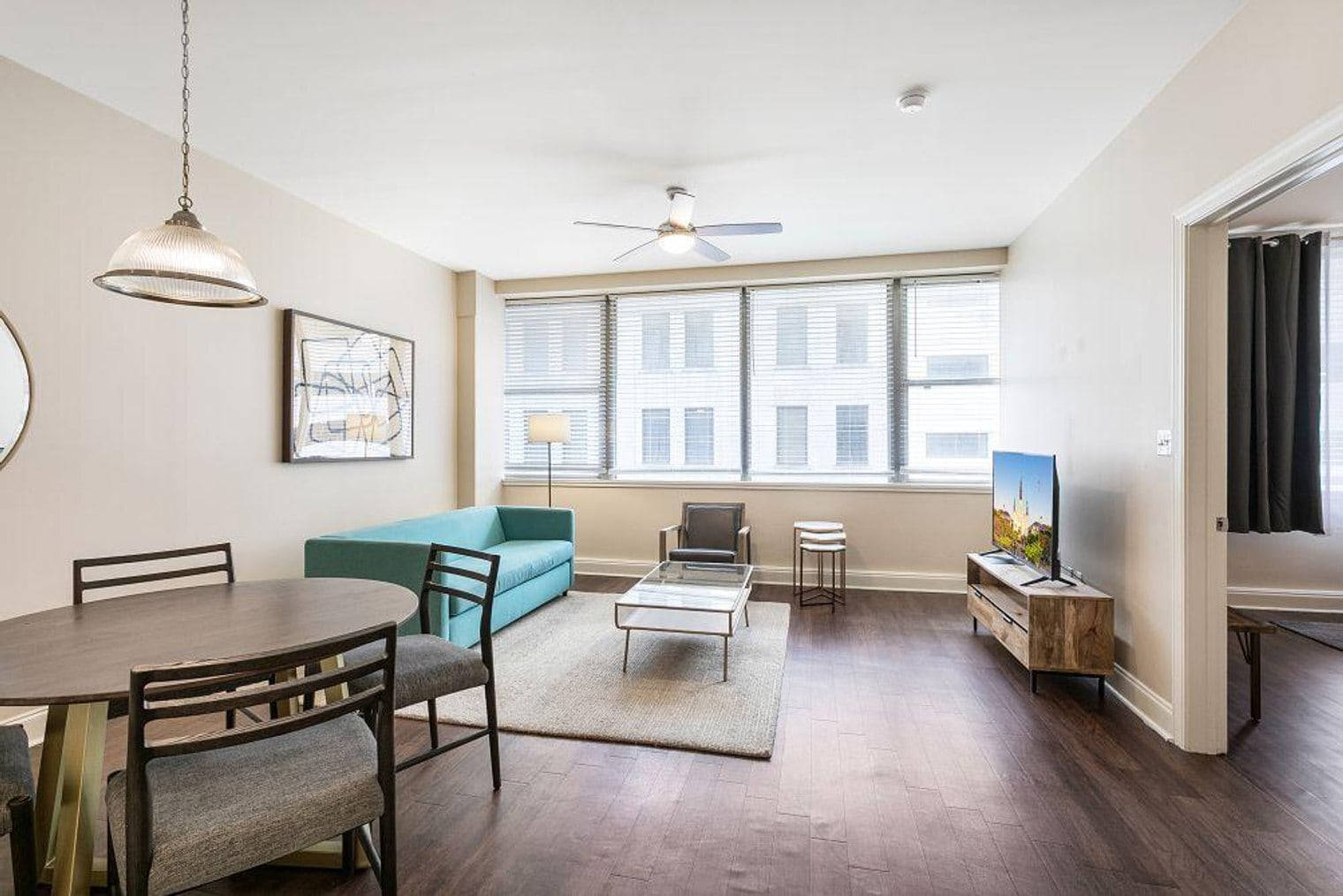 Building Photo - 925 Common St