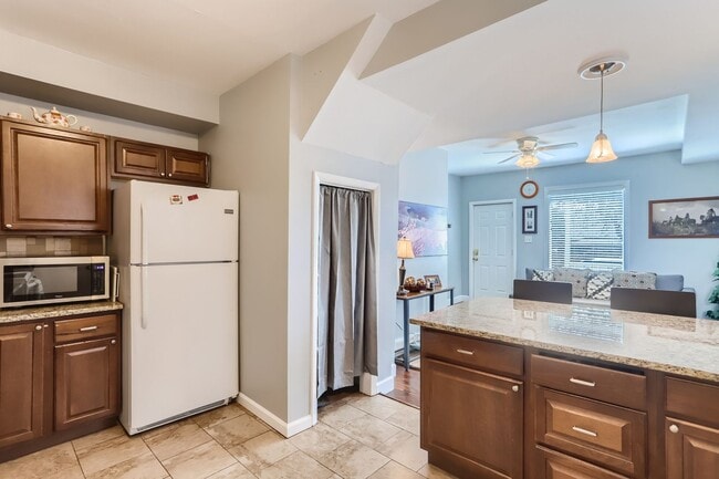 Building Photo - Downtown Tranquility: 2BDR Escape in Lafayette