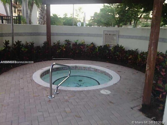 Building Photo - 9945 Nob Hill Pl