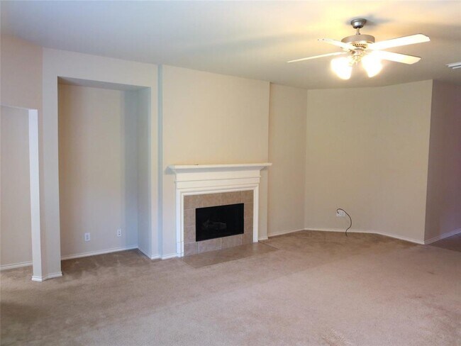 Building Photo - 21710 Grand Hollow Ln