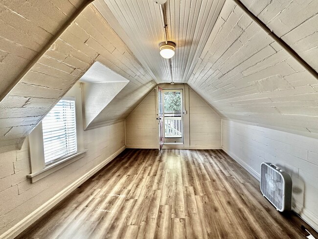Building Photo - 137-B Court St. Petaluma, CA 94952