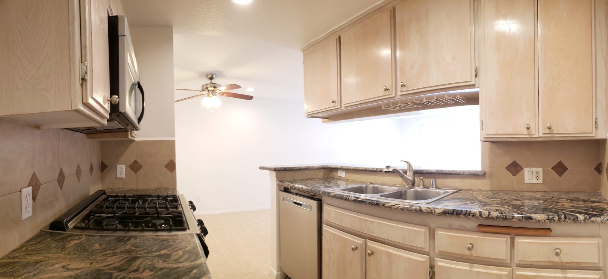 Building Photo - 11020 Hesby St