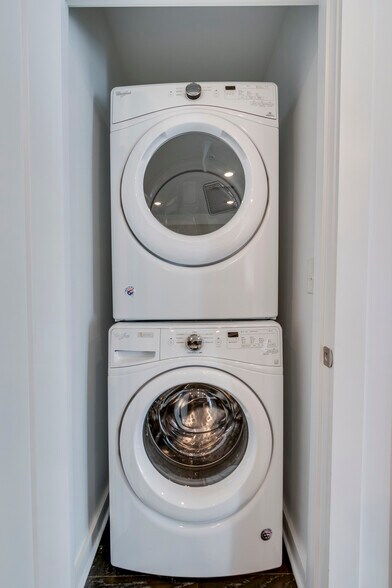 Washer and Dryer included - 3116 W End Cir