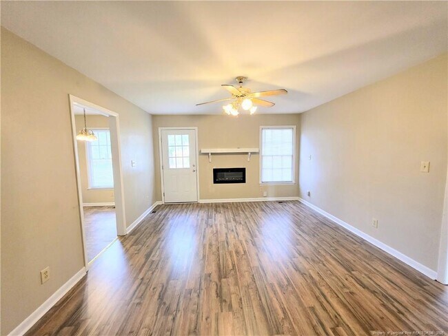 Building Photo - 1179 Butterwood Cir