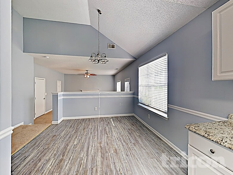 Building Photo - 216 Ernestine Way